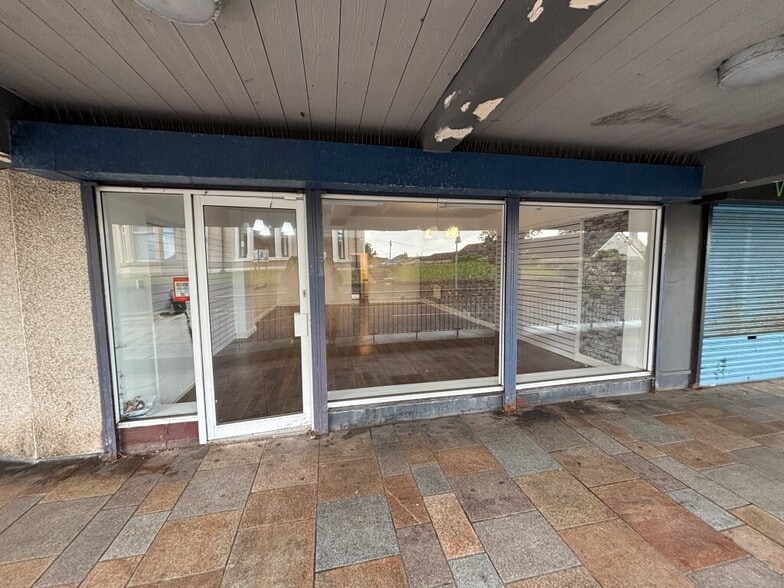 17 Almswall Rd, Kilwinning to rent - Building Photo - Image 1 of 3