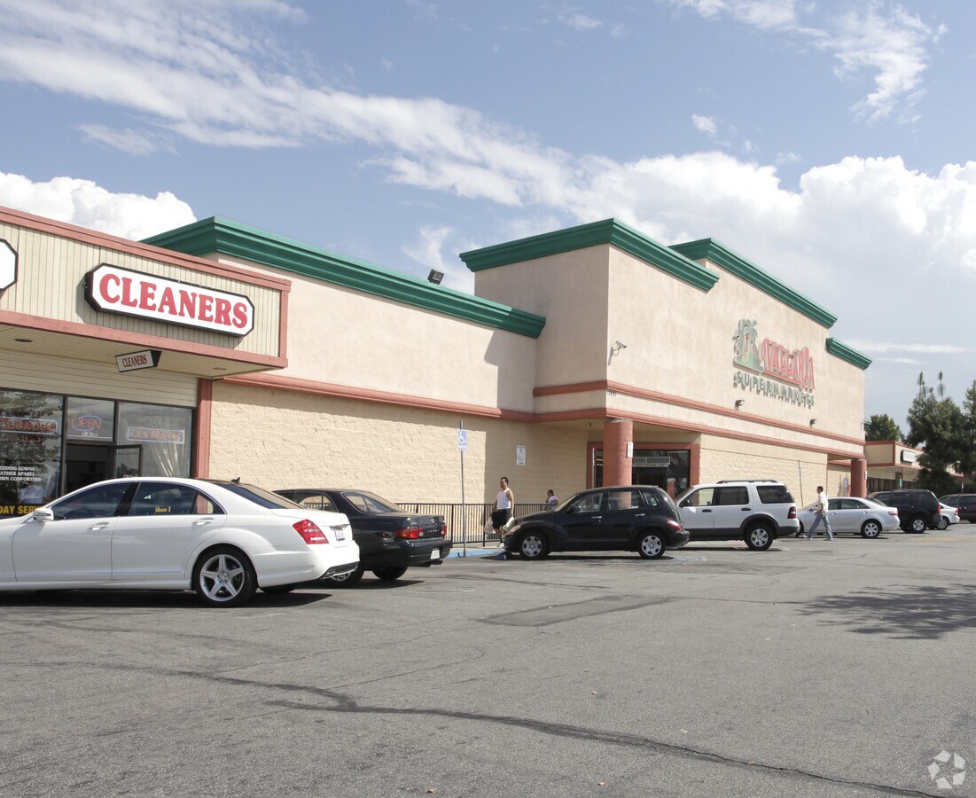 13051 Victory Blvd, North Hollywood 91606 UK