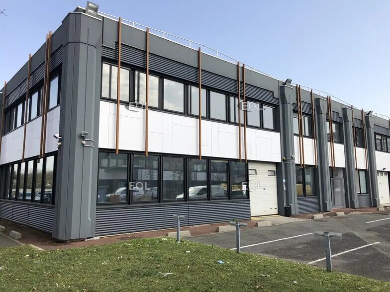Light Industrial in Gennevilliers to rent - Building Photo - Image 2 of 7