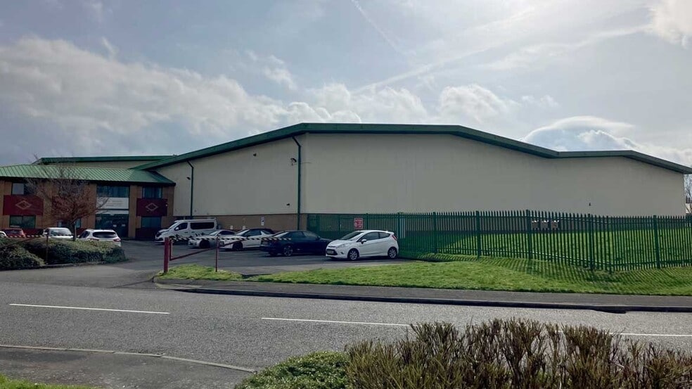 Vanguard, Tamworth to rent - Primary Photo - Image 1 of 2