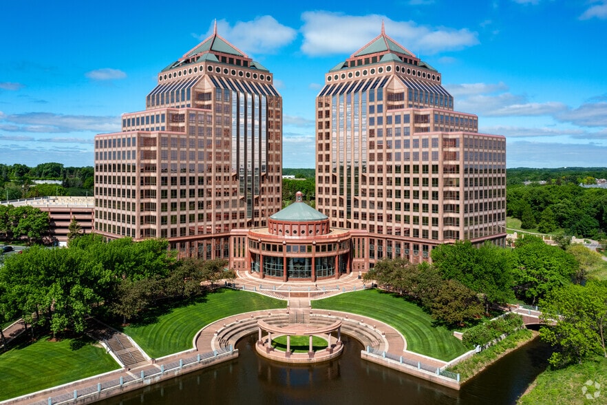 601 Carlson Pky, Minnetonka, MN to rent - Building Photo - Image 1 of 14