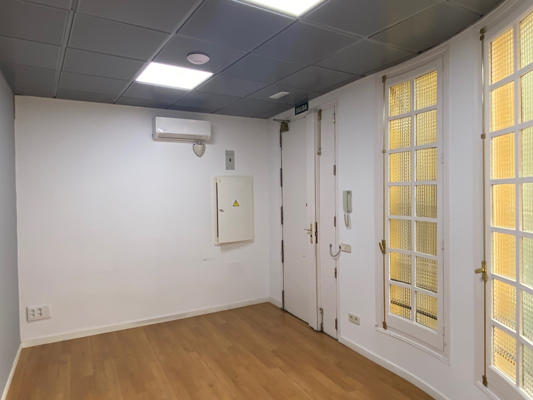 Calle del Monte Esquinza, 14, Madrid, Madrid to rent Interior Photo- Image 1 of 17