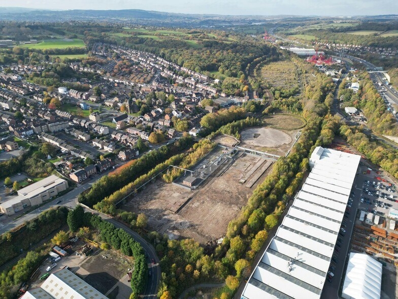 Barrow Rd, Sheffield to rent - Aerial - Image 2 of 6