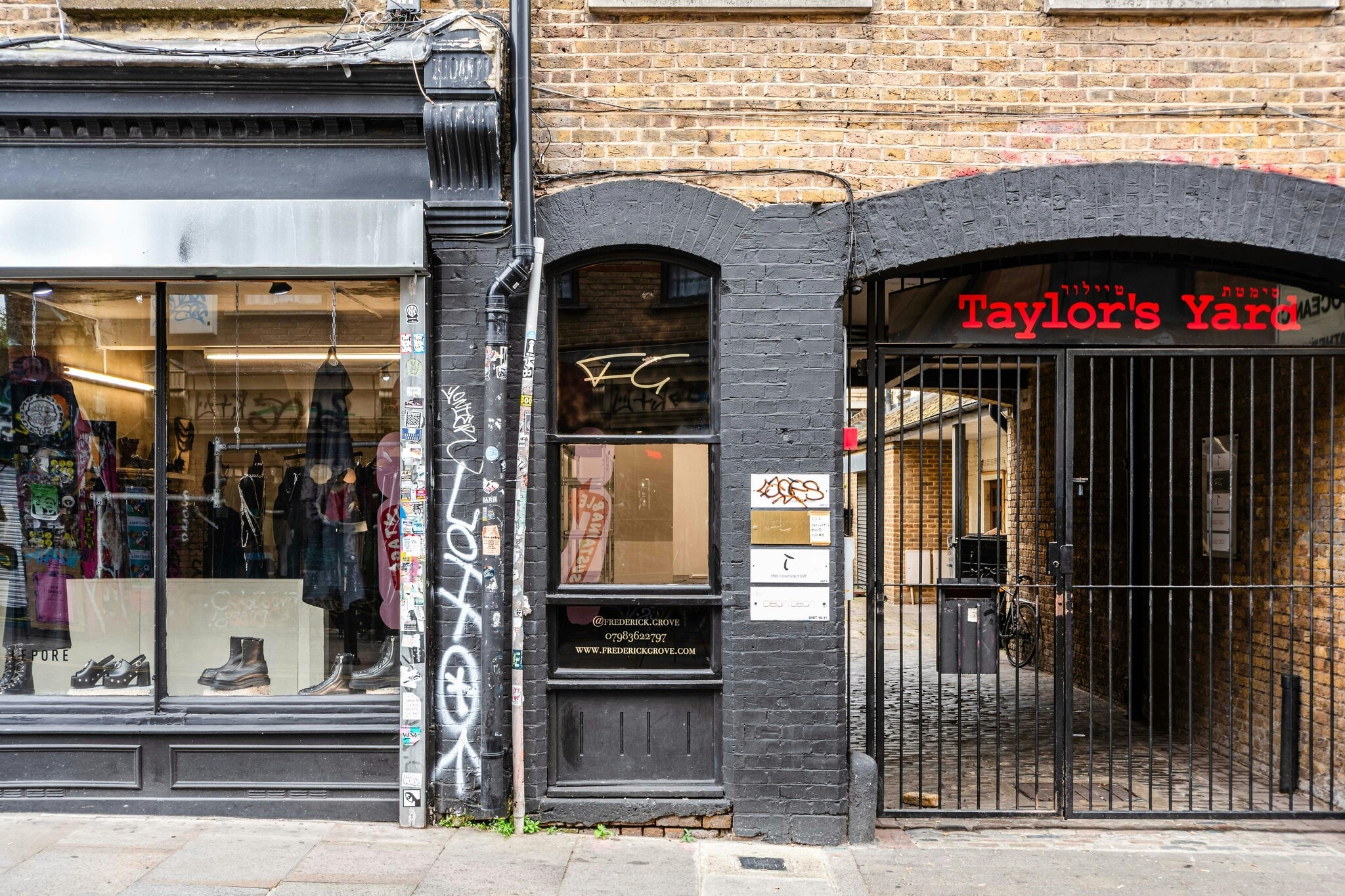 160-170 Brick Ln, London for sale Primary Photo- Image 1 of 1