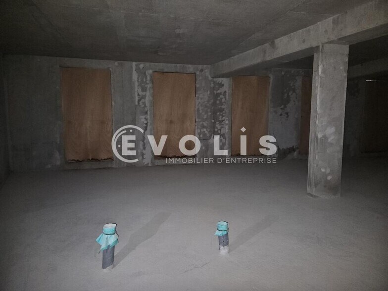 Light Industrial in Vanves to rent - Construction Photo - Image 3 of 14