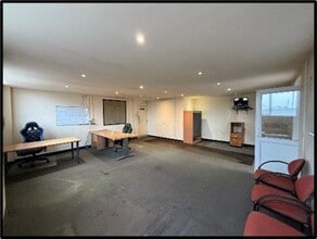 188-192 Manor Rd, Erith to rent Interior Photo- Image 1 of 1