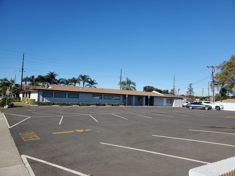 100 N State College Blvd, Fullerton, CA for rent - Primary Photo - Image 1 of 13