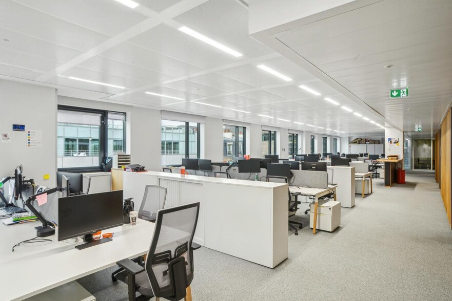 Office in Levallois-Perret to rent - Building Photo - Image 2 of 29
