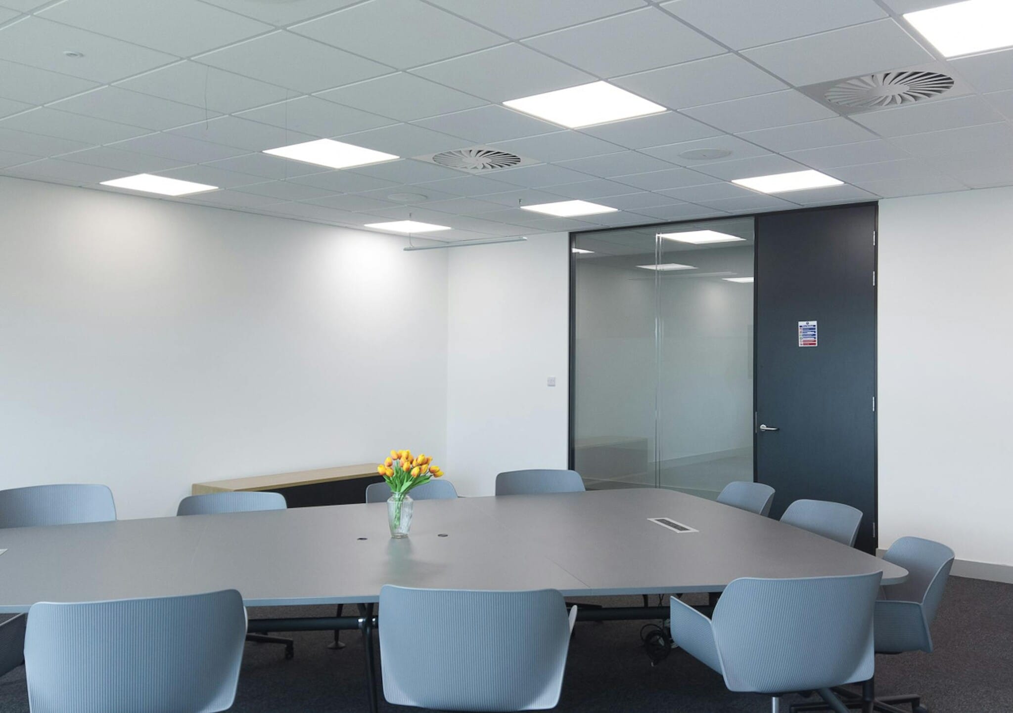 2 Devon Way, Birmingham to rent Interior Photo- Image 1 of 3