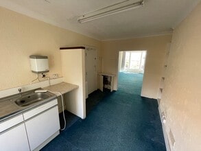 13 Montague Pl, Worthing to rent Interior Photo- Image 2 of 4