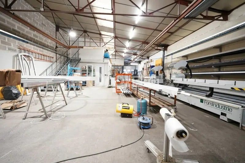 Light Industrial in Beauvallon to rent Interior Photo- Image 1 of 5