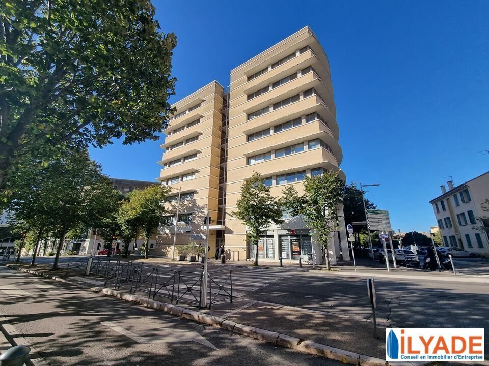 Office in Aix-en-Provence for sale Building Photo- Image 1 of 10