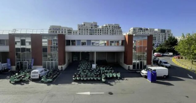 Light Industrial in Saint-Ouen-sur-Seine to rent - Building Photo - Image 3 of 5