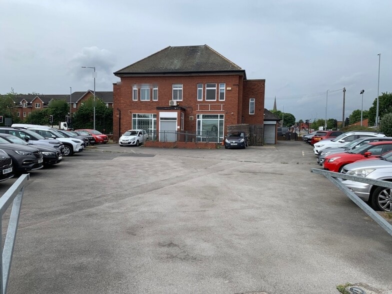 51 Low Rd, Leeds to rent - Building Photo - Image 3 of 8