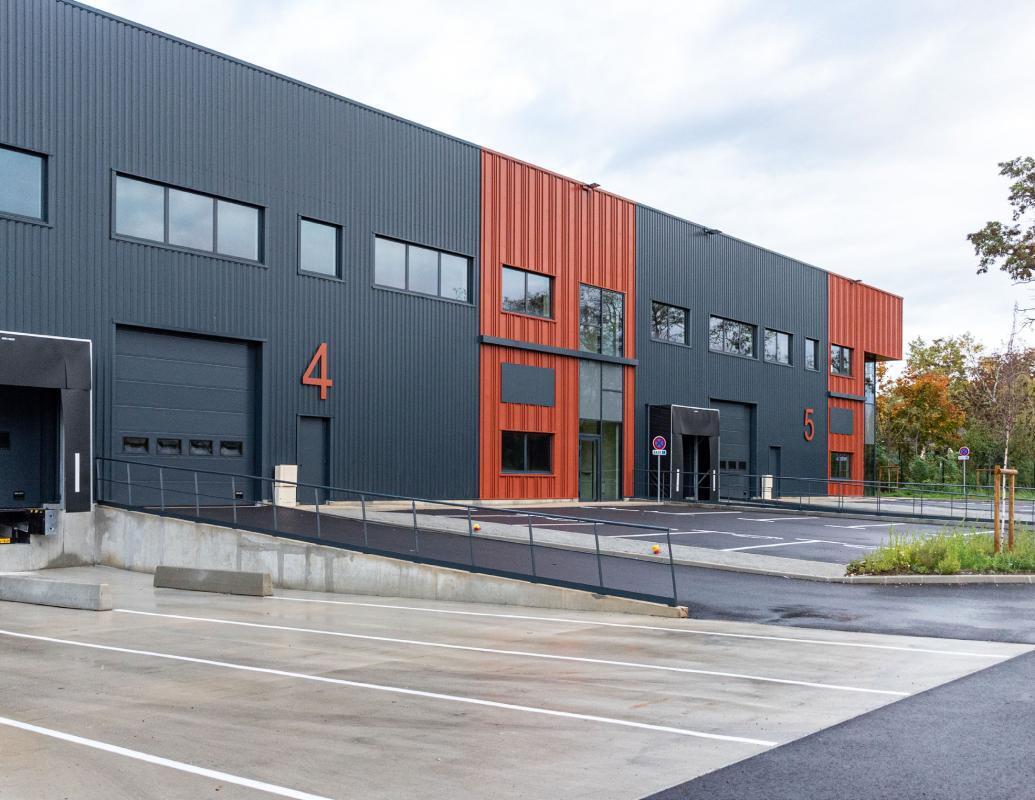 Industrial in SAINT-OUEN-L'AUMONE to rent Building Photo- Image 1 of 11