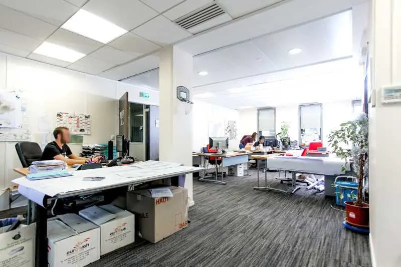 Office in Rueil-Malmaison to rent Interior Photo- Image 1 of 3
