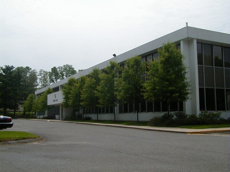 76 Progress Dr, Stamford, CT to rent - Building Photo - Image 2 of 92