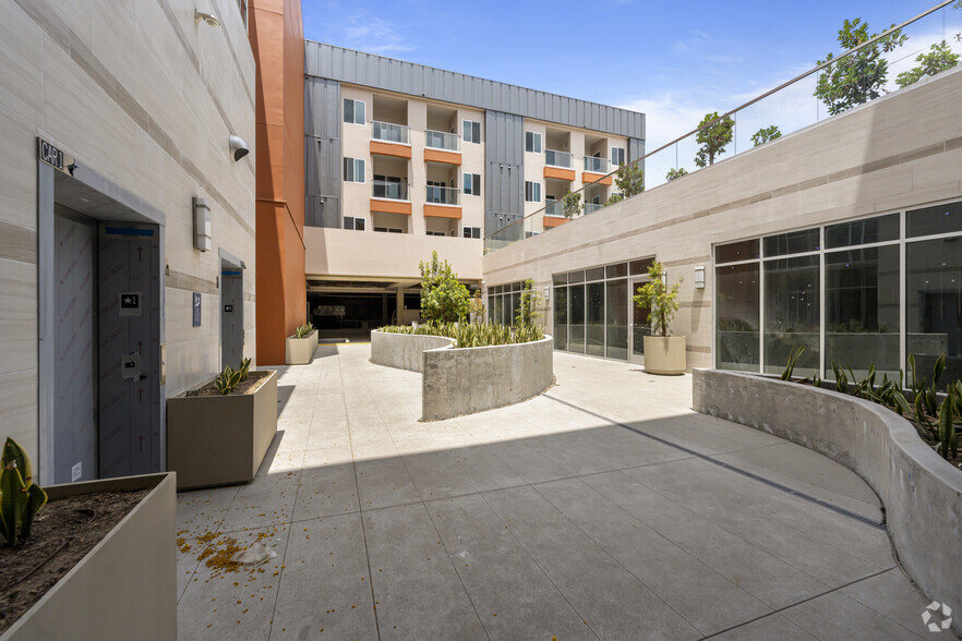 101-109 E Valley Blvd, San Gabriel, CA for rent - Building Photo - Image 3 of 22