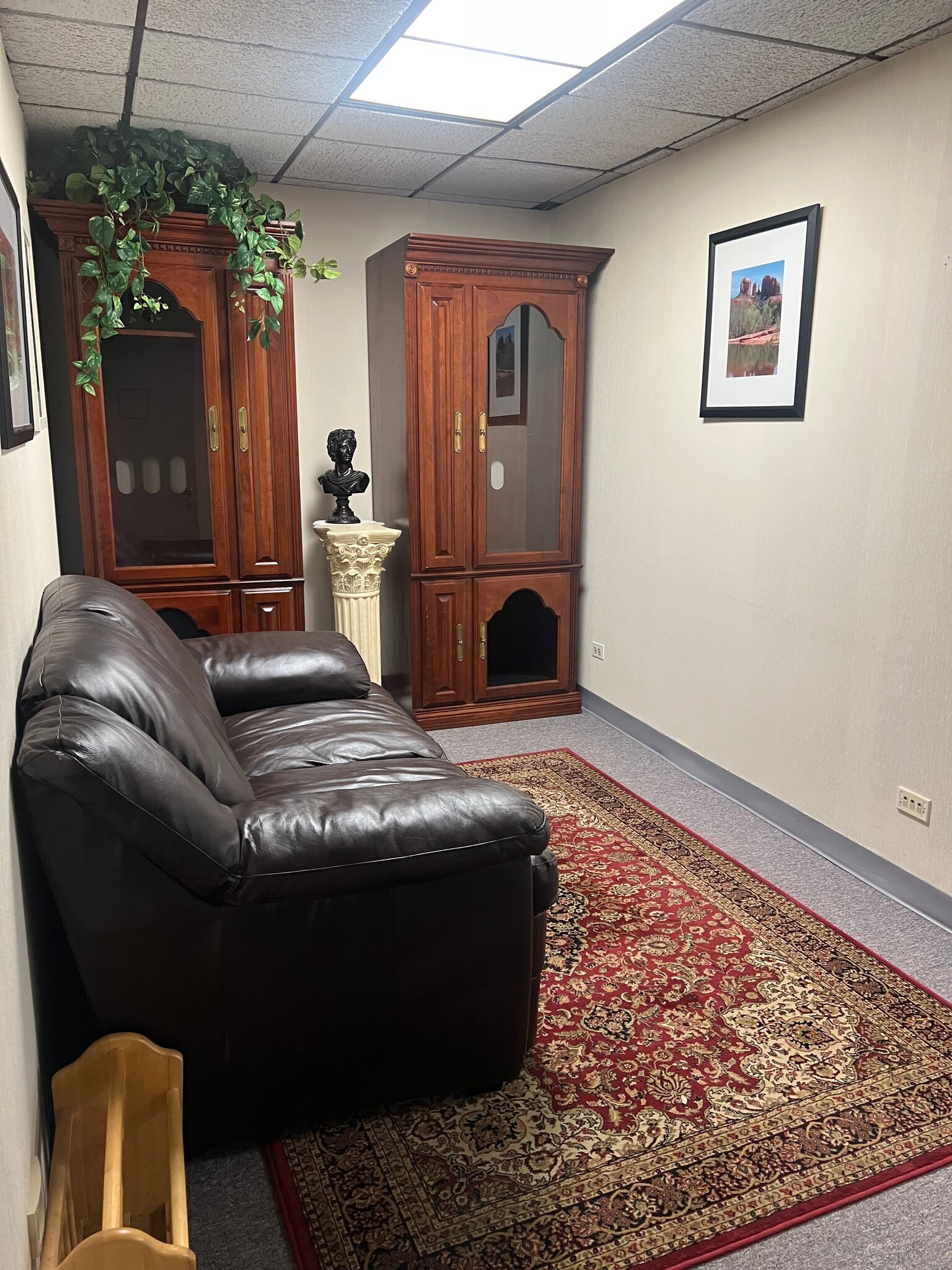 11-21 N Skokie Hwy, Lake Bluff, IL to rent Interior Photo- Image 1 of 11