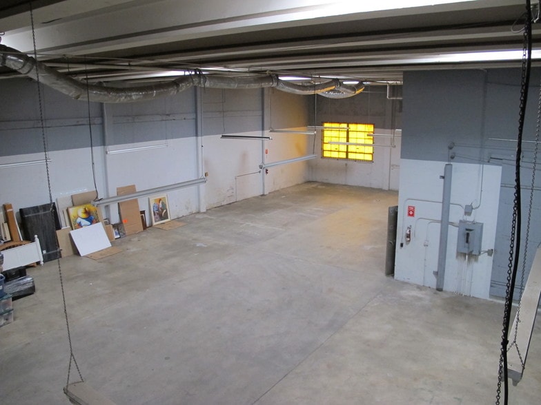 2059 NW 24th Ave, Miami, FL for sale - Interior Photo - Image 2 of 3