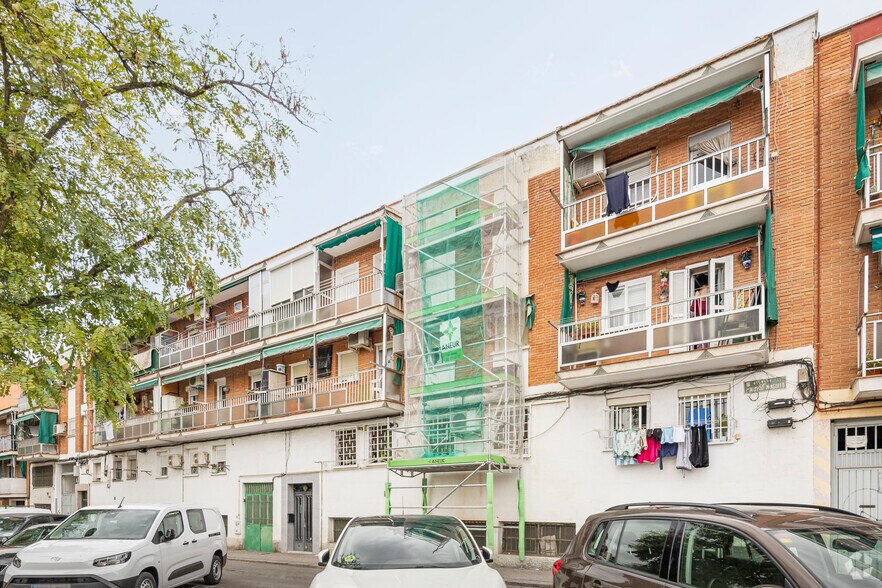 Calle de Eduardo Minguito, 55-57, Madrid, Madrid to rent - Building Photo - Image 1 of 2