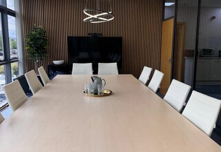 Europa Link, Sheffield to rent Interior Photo- Image 2 of 5