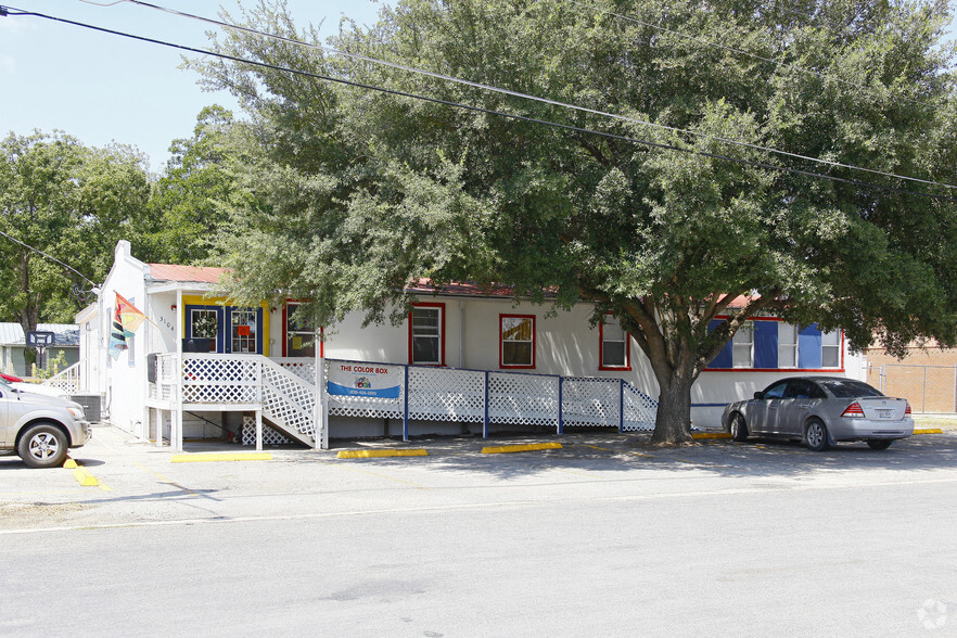 3104 Avenue G, Hondo, TX for sale - Primary Photo - Image 1 of 1