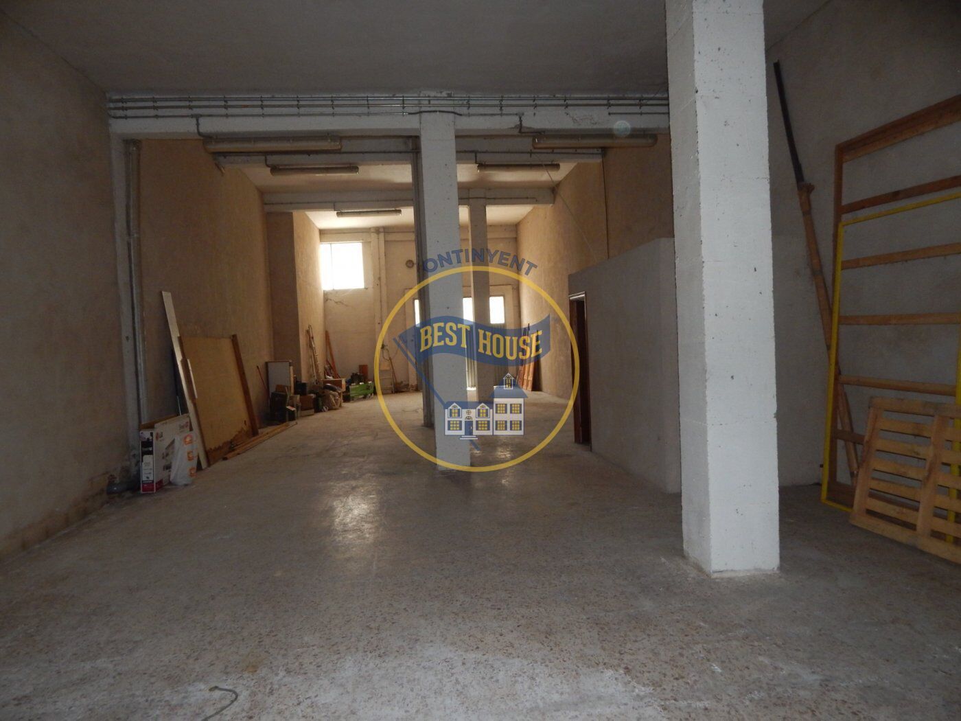 Retail in Bocairent, Valencia for sale Interior Photo- Image 1 of 11