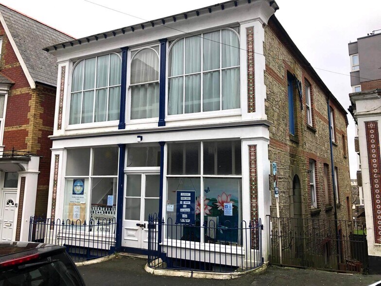 8 Victoria St, Ventnor for sale - Building Photo - Image 2 of 3