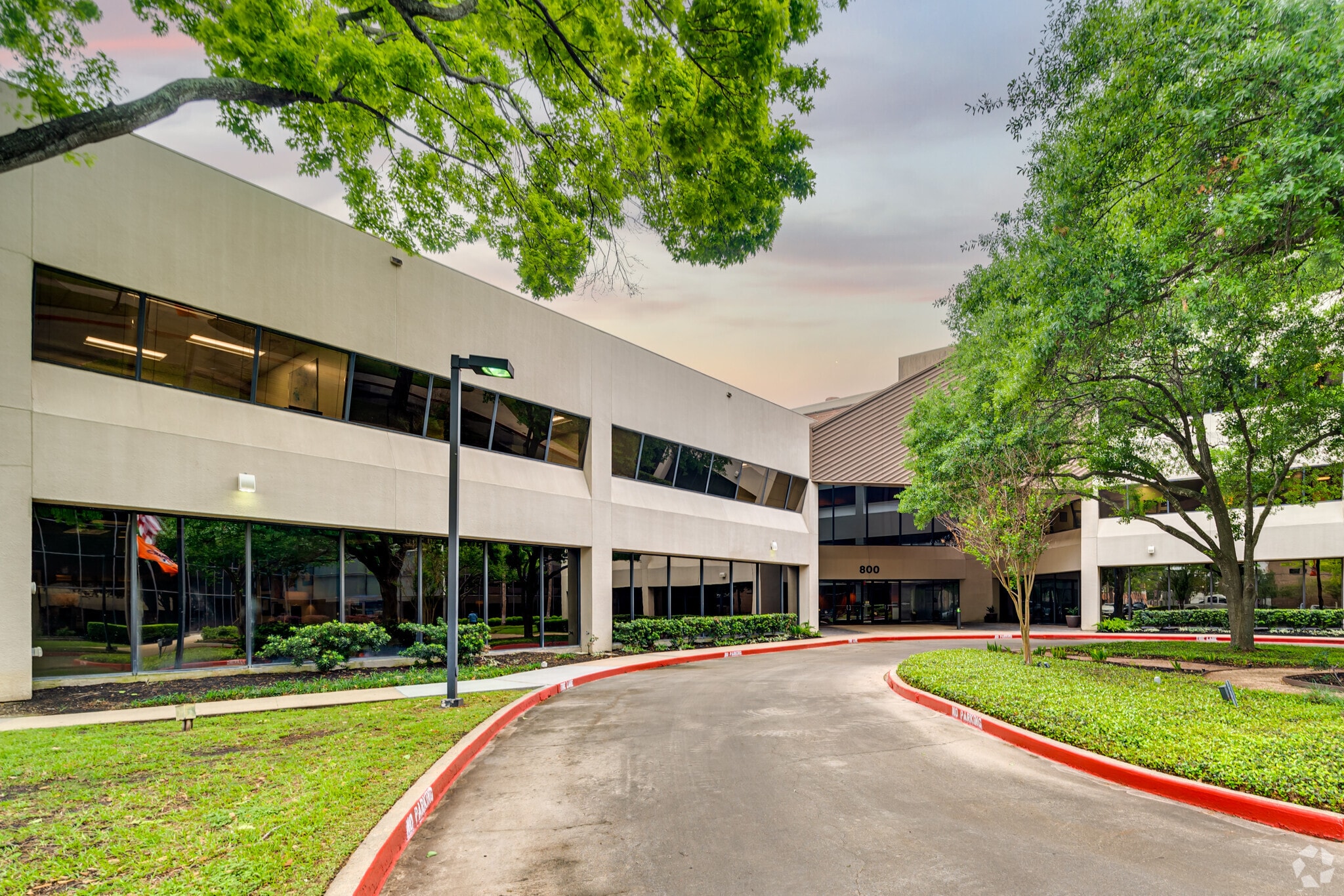 800 Bering Dr, Houston, TX to rent Building Photo- Image 1 of 19