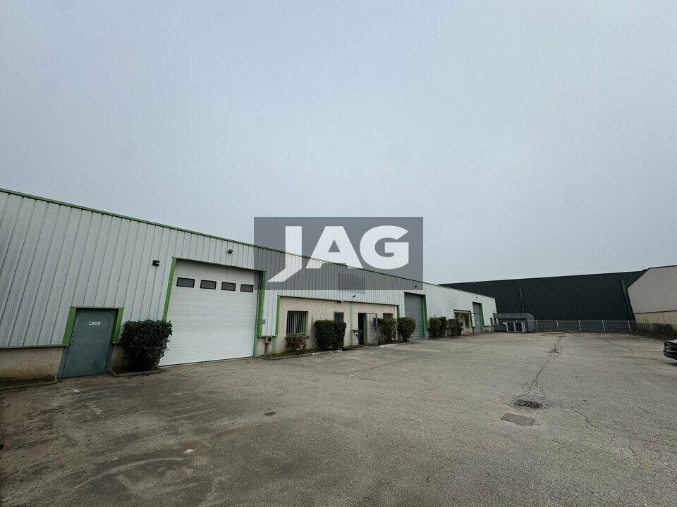 Light Industrial in Pusignan to rent Building Photo- Image 1 of 11