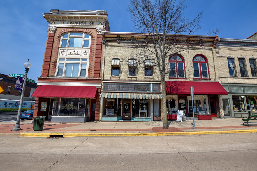 184 W Main St, Stoughton, WI for sale - Building Photo - Image 1 of 1