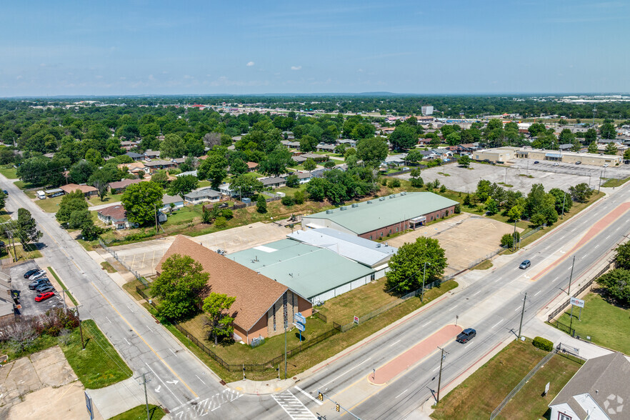 280 S Memorial Dr, Tulsa, OK for rent - Primary Photo - Image 1 of 25