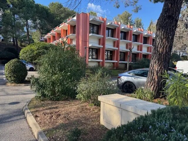 Office in Valbonne to rent - Building Photo - Image 2 of 7