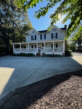 16 Oak Grove St, Mount Holly, NC for rent Building Photo- Image 1 of 5