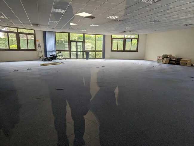 Location Bureaux 182 m² à 1 416 m²