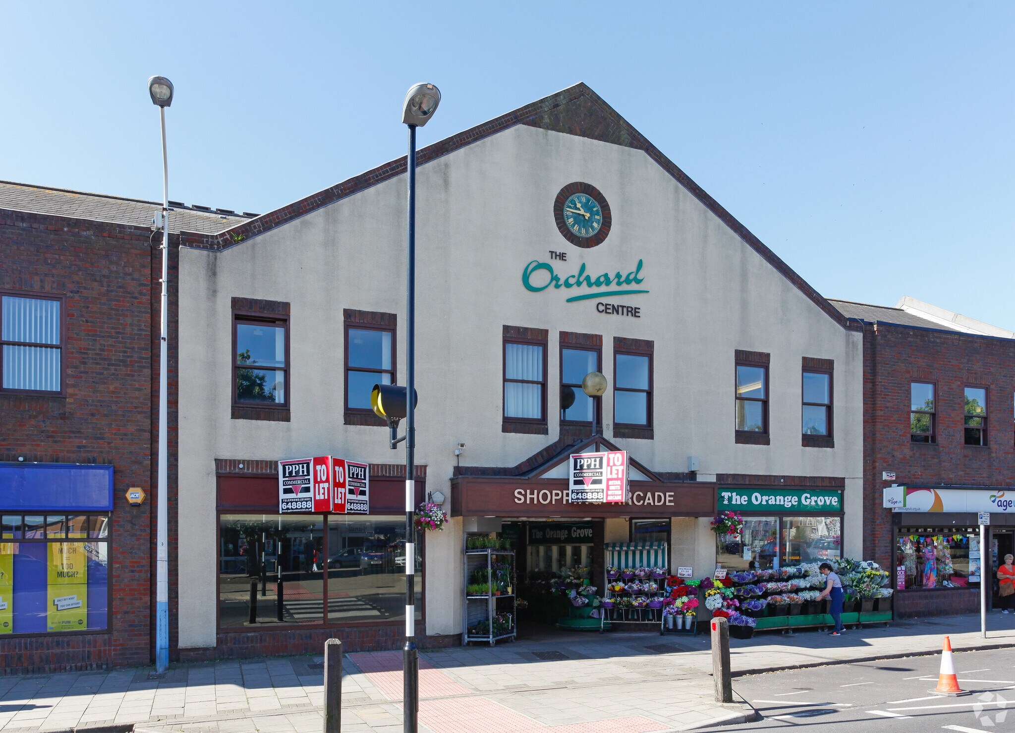 The Sq, Hessle for sale Primary Photo- Image 1 of 1