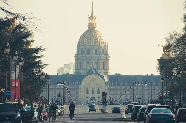 Location Commerce 99 m²