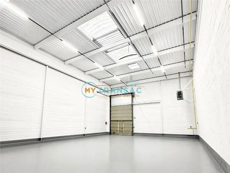 Industrial in Bonneuil-sur-Marne to rent - Interior Photo - Image 2 of 8