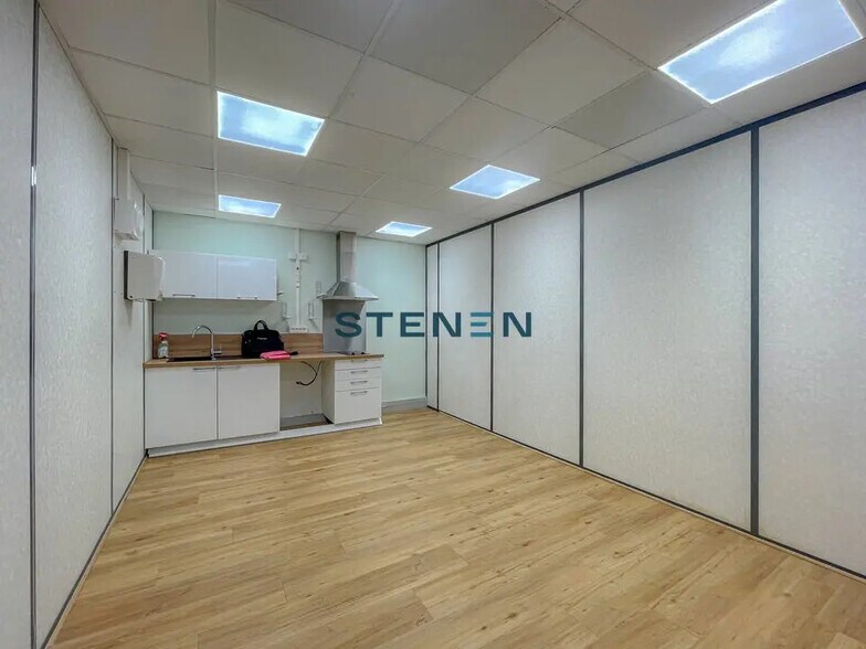 Office in Rousset to rent - Interior Photo - Image 3 of 11