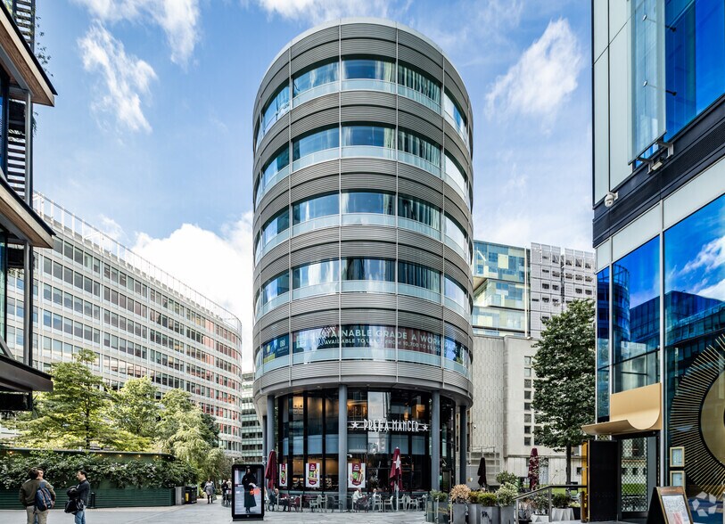 4 Hardman Sq, Manchester to rent - Building Photo - Image 2 of 4