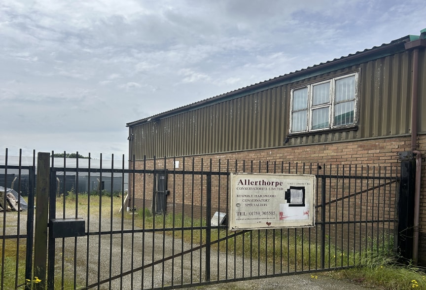 Pocklington Airfield Industrial Estate, York for sale - Primary Photo - Image 1 of 1