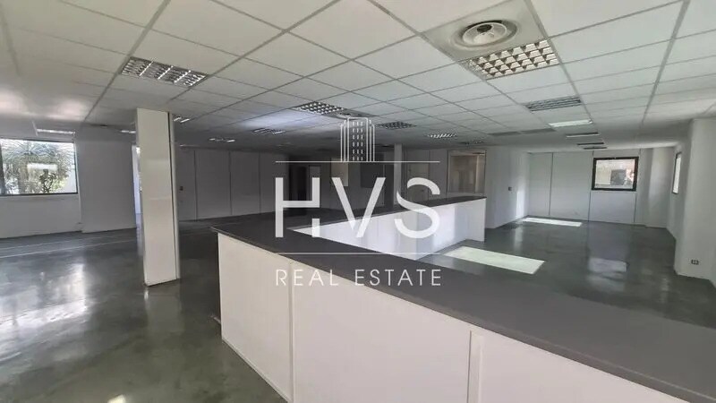 Light Industrial in Aix-en-Provence to rent - Interior Photo - Image 2 of 8