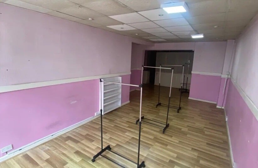 11 Mill St, Brierley Hill to rent Interior Photo- Image 1 of 5