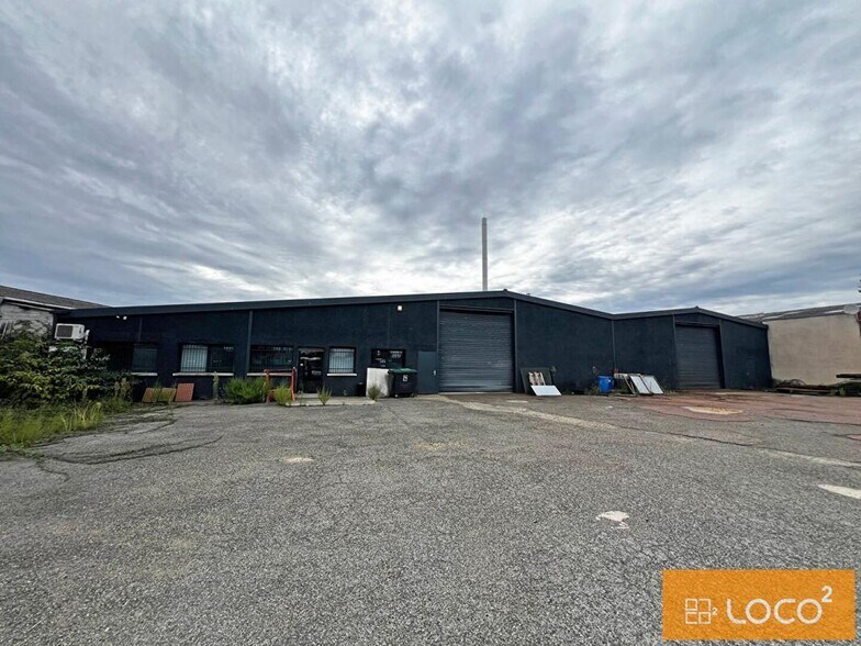 5-7 Rue Jean Moulin, Plaisance-du-Touch to rent - Building Photo - Image 2 of 8