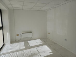 Harrier Way, Yaxley to rent Interior Photo- Image 2 of 3