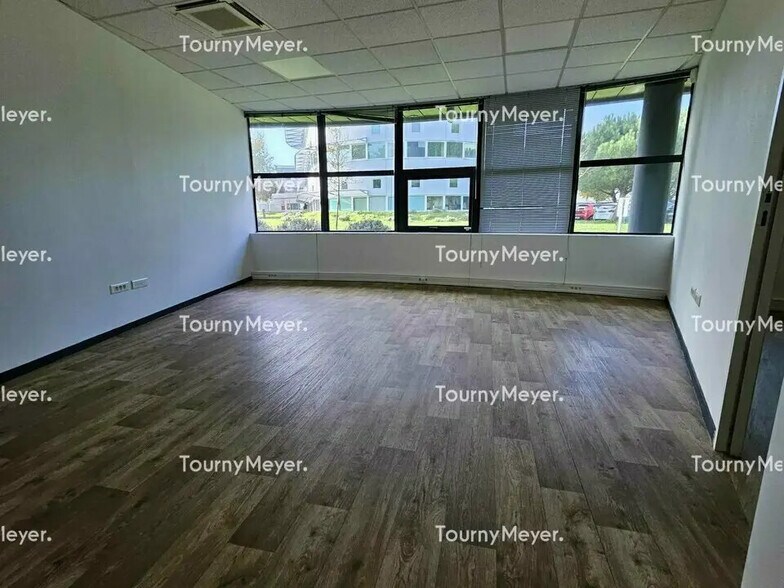 Office in Mérignac to rent - Building Photo - Image 3 of 6