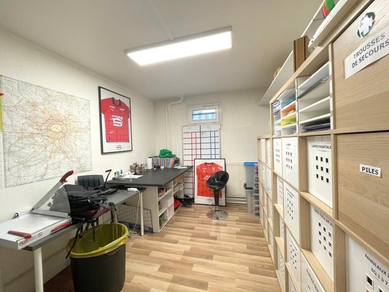 Office in Issy-les-Moulineaux to rent - Building Photo - Image 3 of 11