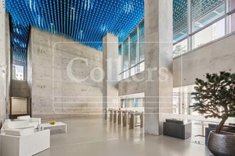 Retail in Marseille to rent Lobby- Image 1 of 13