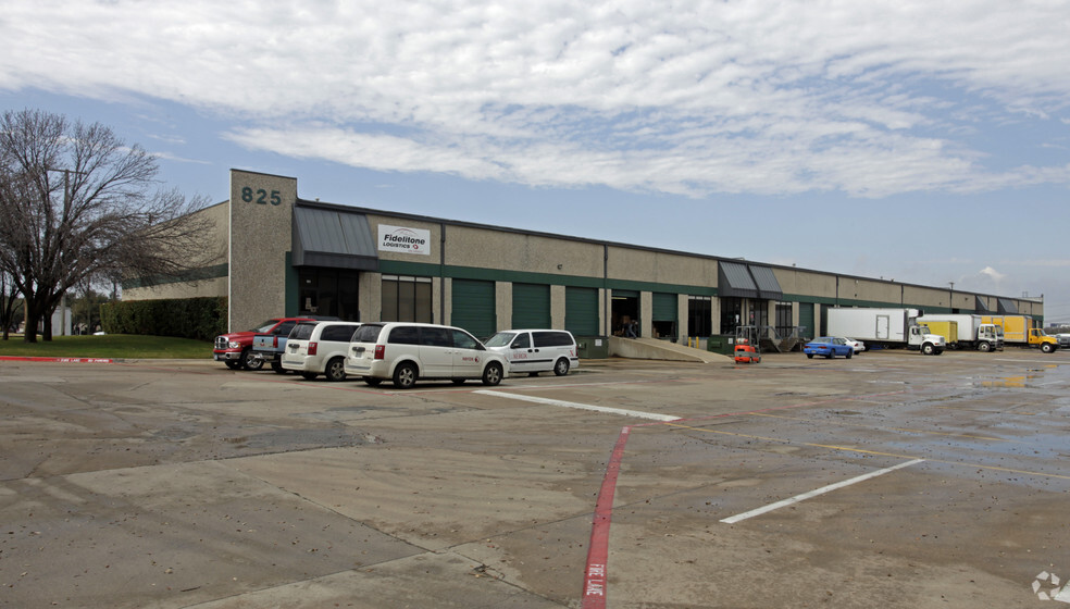 825 Avenue H E, Arlington, TX for sale - Primary Photo - Image 1 of 1